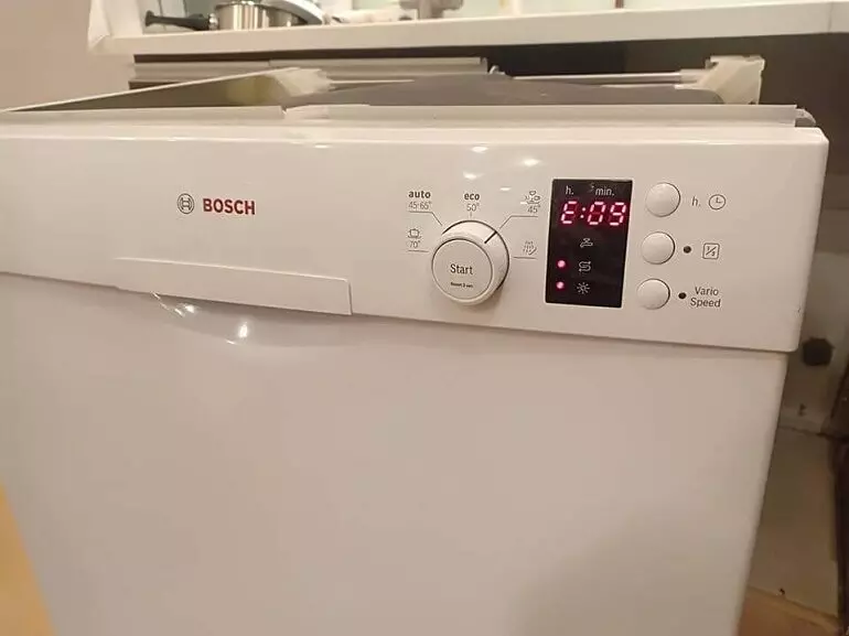 Sửa máy rửa bát Bosch lỗi E09 tại Long Biên